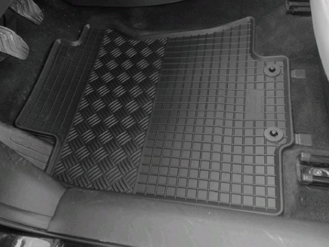 bontott NISSAN X-TRAIL III Padlószőnyeg
