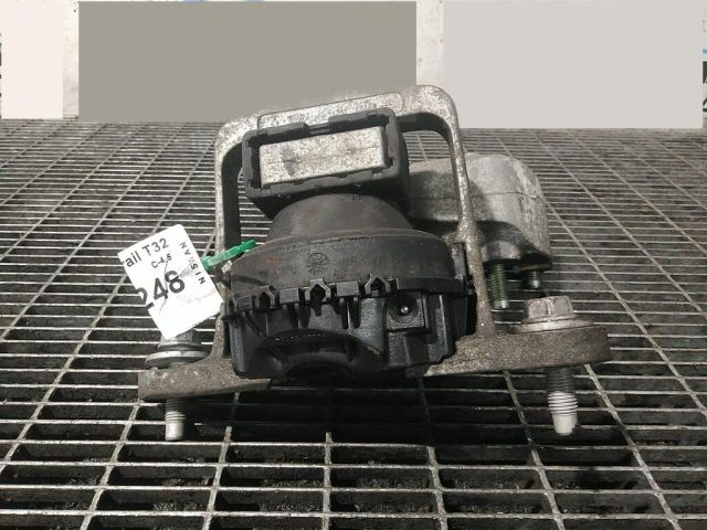 bontott NISSAN X-TRAIL III Tartó Bak