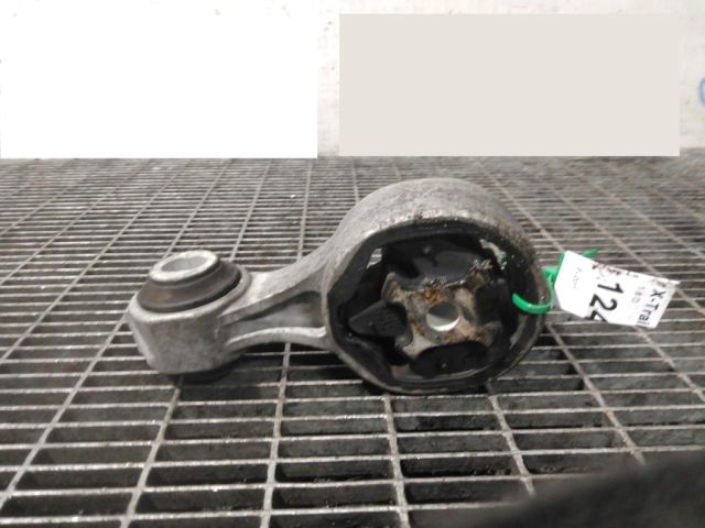 bontott NISSAN X-TRAIL III Tartó Bak