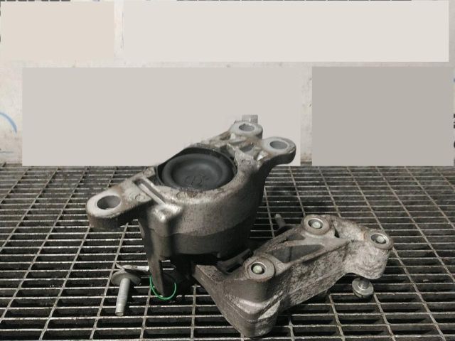 bontott NISSAN X-TRAIL III Tartó Bak