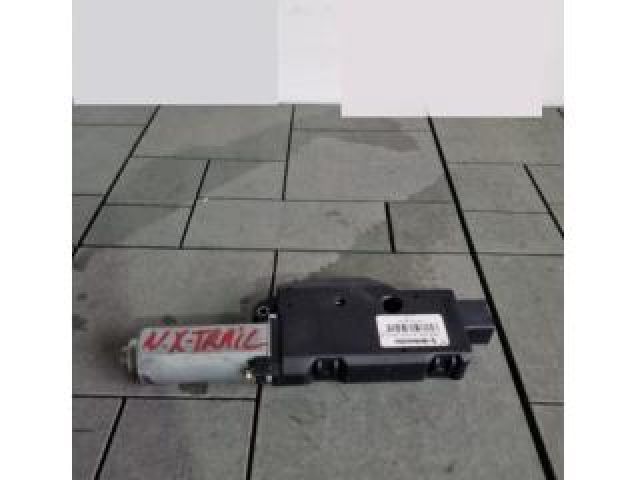 bontott NISSAN X-TRAIL III Tetőablak Motor