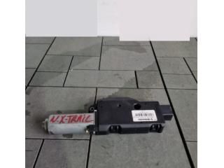 bontott NISSAN X-TRAIL III Tetőablak Motor