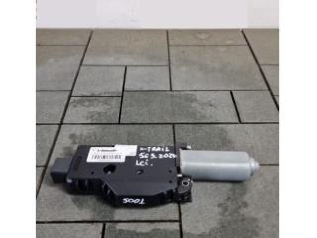 bontott NISSAN X-TRAIL III Tetőablak Motor