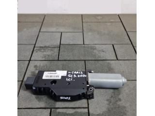 bontott NISSAN X-TRAIL III Tetőablak Motor