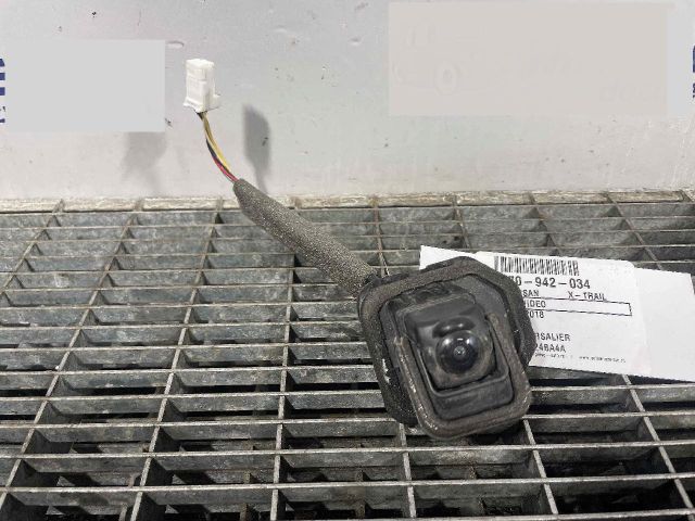 bontott NISSAN X-TRAIL III Tolatókamera