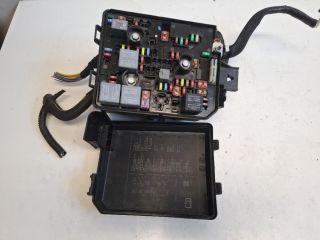 bontott OPEL ADAM Biztosítéktábla Motortér