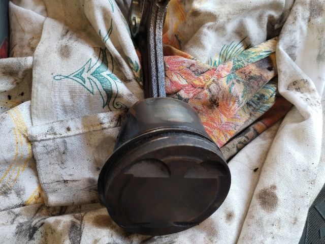 bontott OPEL ADAM Dugattyú és Hajtókar