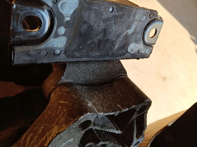 bontott OPEL ADAM Motor Tartó Bak Bal