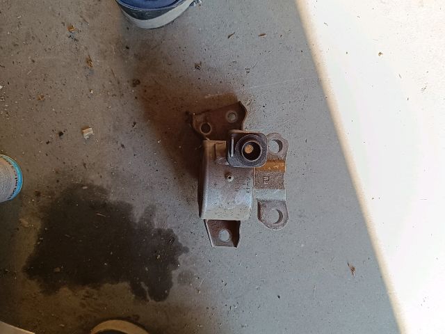 bontott OPEL ADAM Motor Tartó Bak Jobb