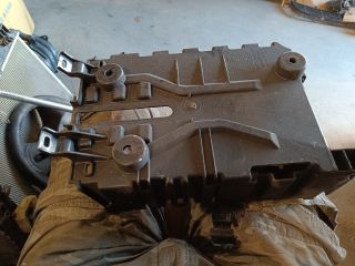 bontott OPEL ADAM Akkumulátor Tartó