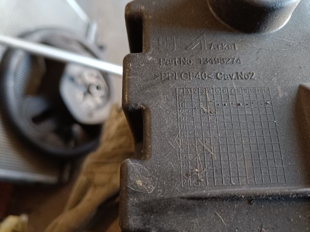 bontott OPEL ADAM Akkumulátor Tartó