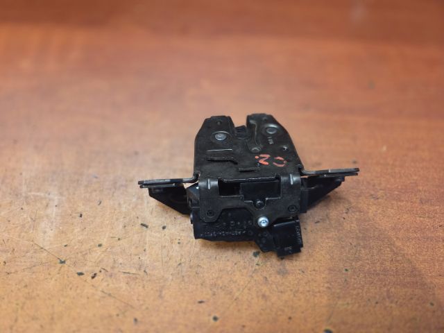 bontott OPEL ADAM Csomagtérajtó Zárszerkezet