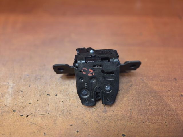 bontott OPEL ADAM Csomagtérajtó Zárszerkezet