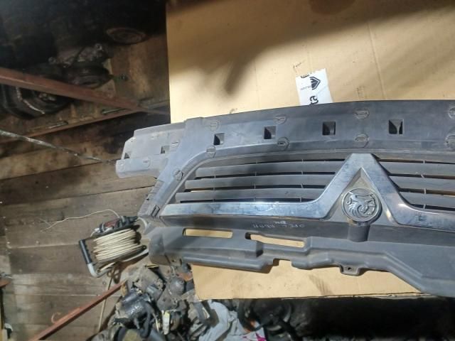 bontott OPEL ADAM Első Lökhárító Alsó Középső Díszrács