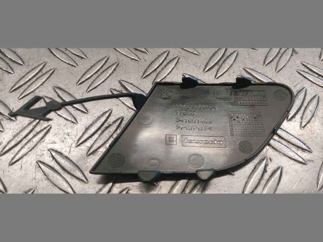 bontott OPEL ADAM Első Vonószem Burkolat