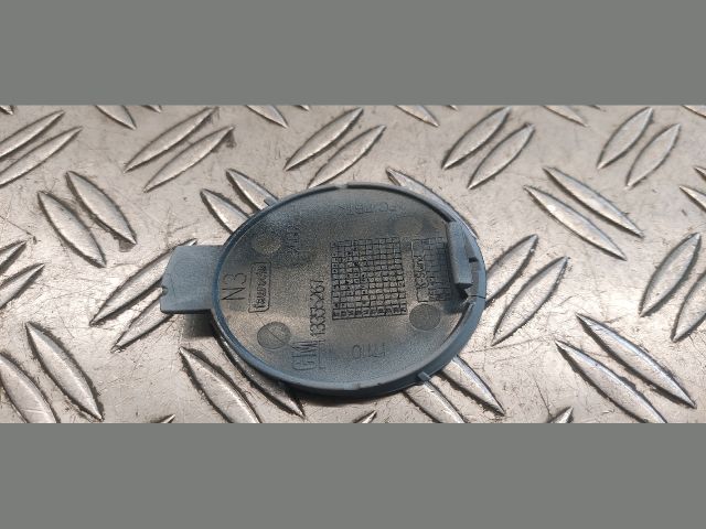 bontott OPEL ADAM Első Vonószem Burkolat