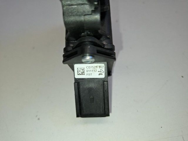 bontott OPEL ADAM Jobb első Ablakemelő Motor