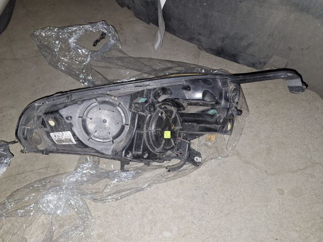 bontott OPEL ADAM Jobb Fényszóró
