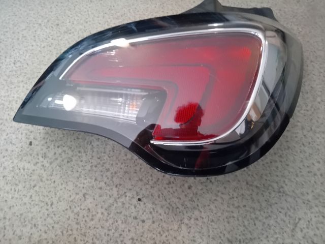 bontott OPEL ADAM Jobb Hátsó Lámpa