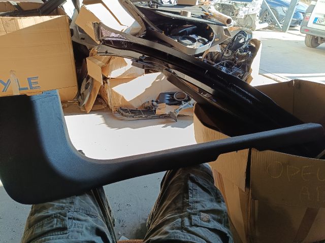 bontott OPEL ADAM Jobb Oldalkárpit (2-3 ajtóshoz hátra)