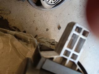 bontott OPEL ADAM Könyöklő Tartó Konzol