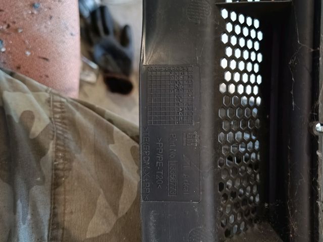 bontott OPEL ADAM Levélrács