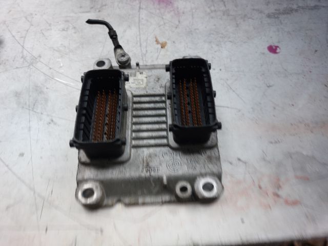 bontott OPEL AGILA Motorvezérlő