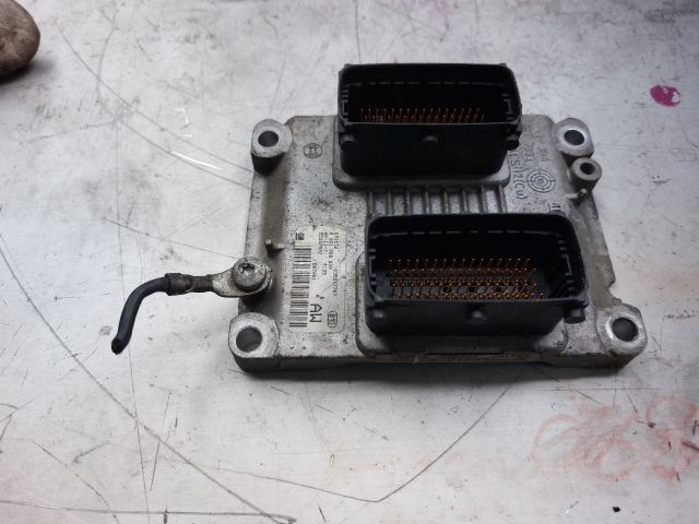 bontott OPEL AGILA Motorvezérlő