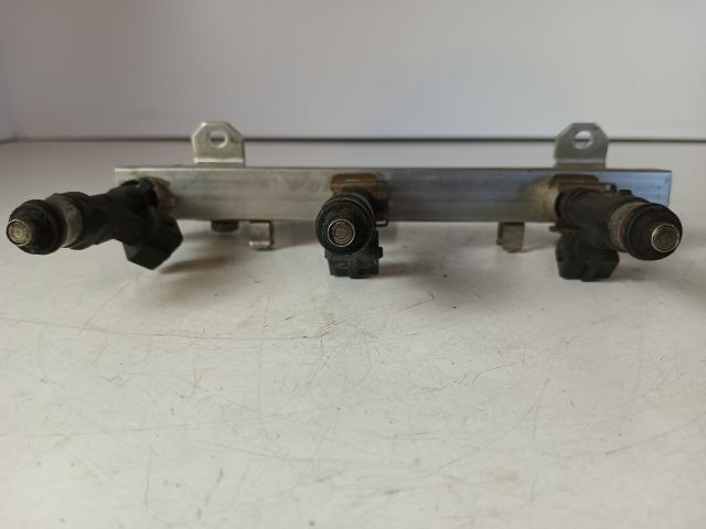 bontott OPEL AGILA Porlasztó Sor / Híd