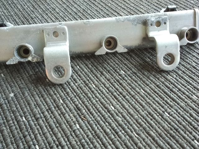 bontott OPEL AGILA Porlasztó Sor / Híd