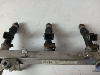 bontott OPEL AGILA Porlasztó Sor / Híd