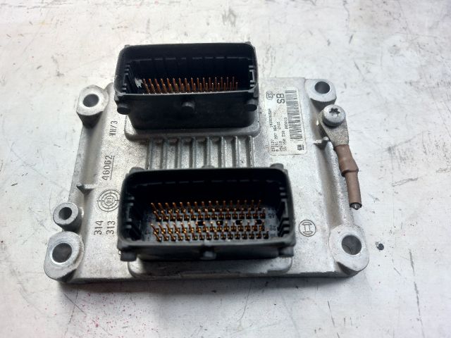 bontott OPEL AGILA Motorvezérlő