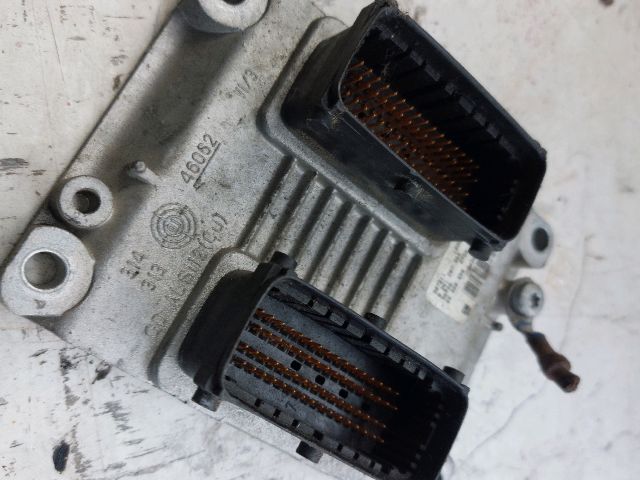 bontott OPEL AGILA Motorvezérlő