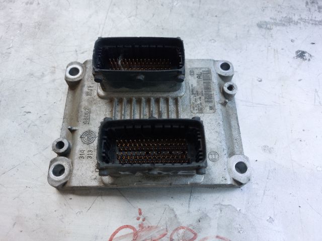 bontott OPEL AGILA Motorvezérlő