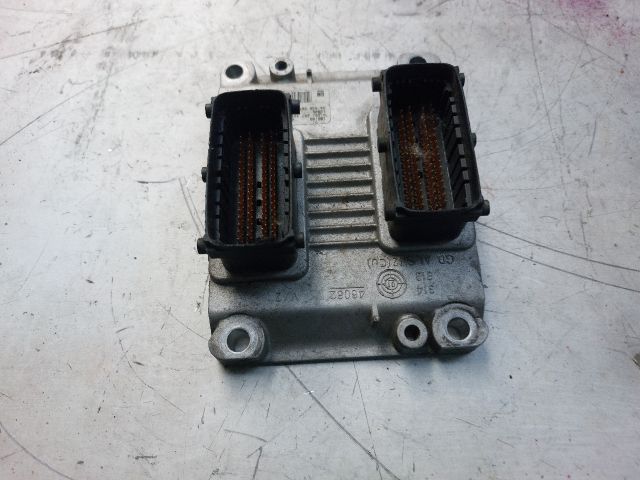 bontott OPEL AGILA Motorvezérlő