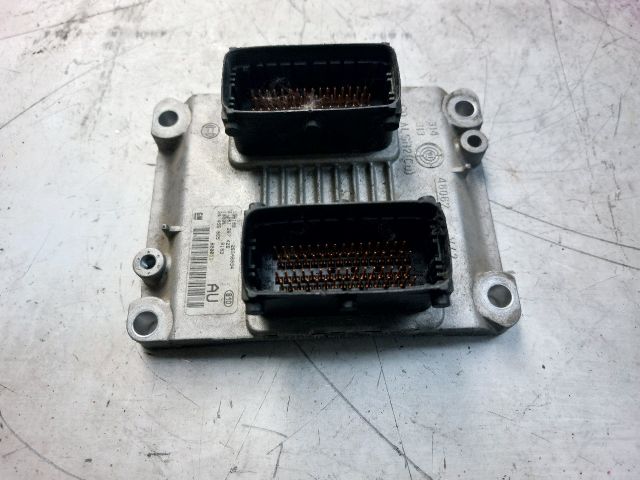 bontott OPEL AGILA Motorvezérlő