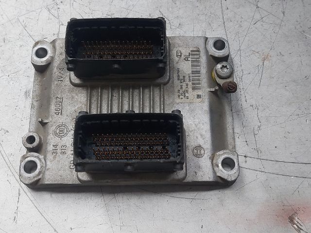 bontott OPEL AGILA Motorvezérlő