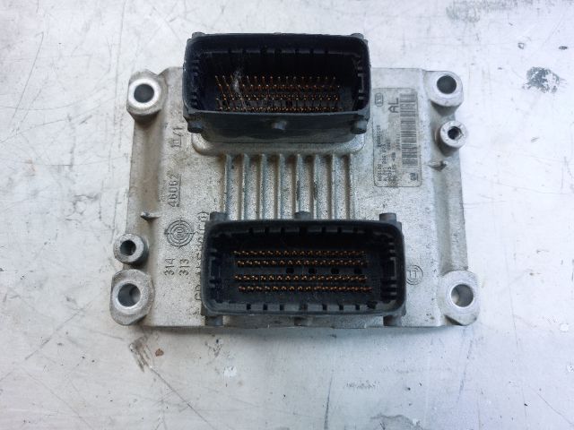 bontott OPEL AGILA Motorvezérlő