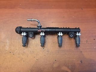 bontott OPEL AGILA Porlasztó Sor / Híd