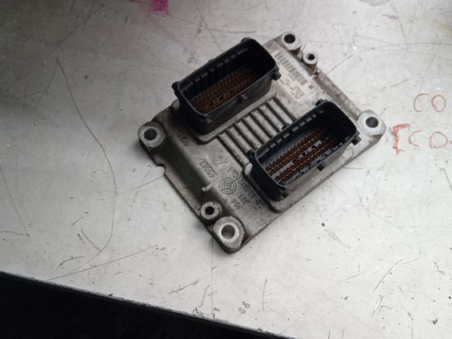 bontott OPEL AGILA Motorvezérlő