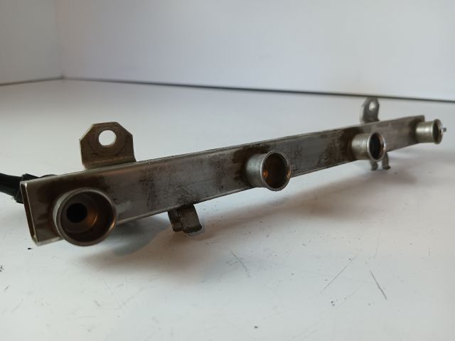 bontott OPEL AGILA Porlasztó Sor / Híd