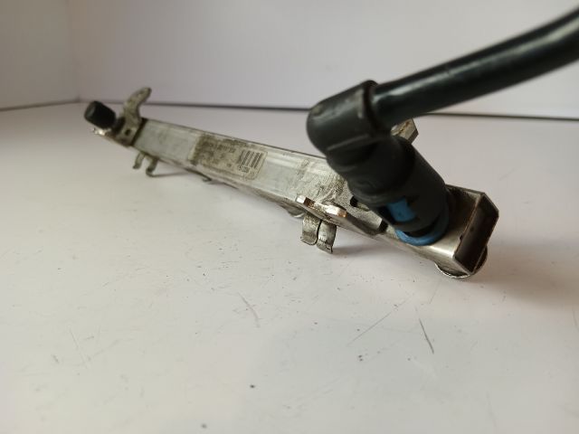 bontott OPEL AGILA Porlasztó Sor / Híd