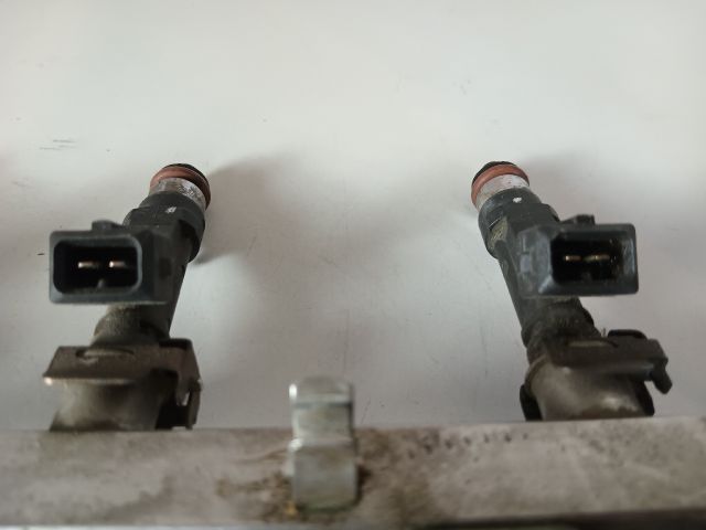 bontott OPEL AGILA Porlasztó Sor / Híd