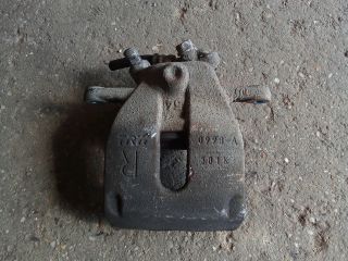 bontott OPEL AGILA Jobb első Féknyereg Munkahengerrel