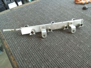 bontott OPEL AGILA Porlasztó Sor / Híd