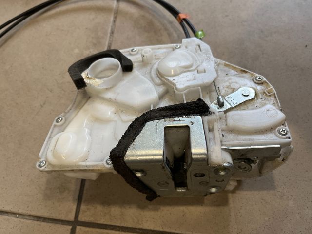 bontott OPEL AGILA Bal első Ajtózár