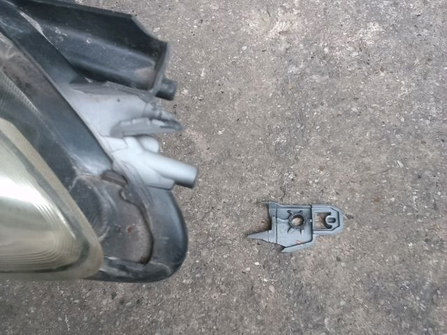 bontott OPEL AGILA Bal Fényszóró