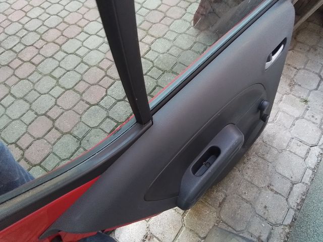 bontott OPEL AGILA Bal hátsó Ajtó (Részeivel)