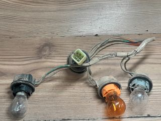 bontott OPEL AGILA Bal Hátsó Lámpa Foglalat