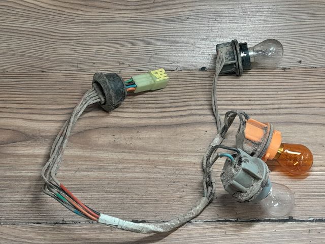 bontott OPEL AGILA Bal Hátsó Lámpa Foglalat